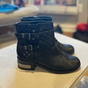 Vince Camuto Black Leather Quilter Ankle Boots Booties